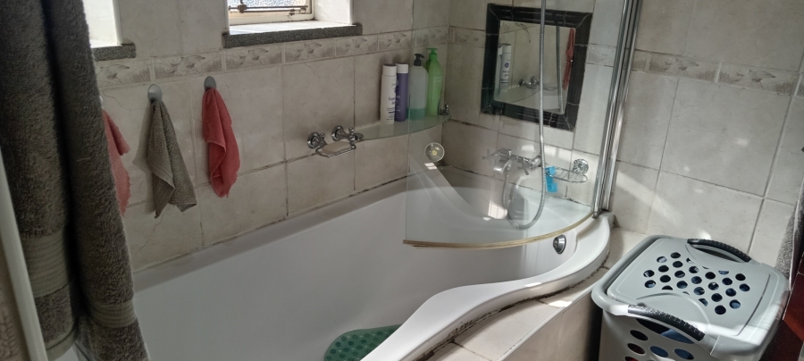 3 Bedroom Property for Sale in Casseldale Gauteng