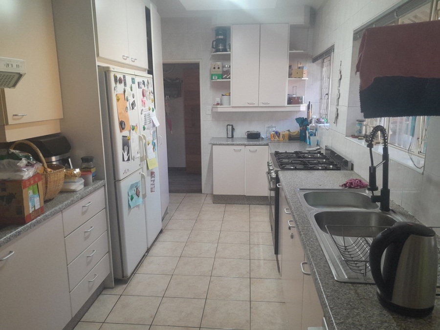 To Let 4 Bedroom Property for Rent in South Crest Gauteng