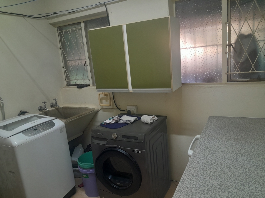To Let 4 Bedroom Property for Rent in South Crest Gauteng