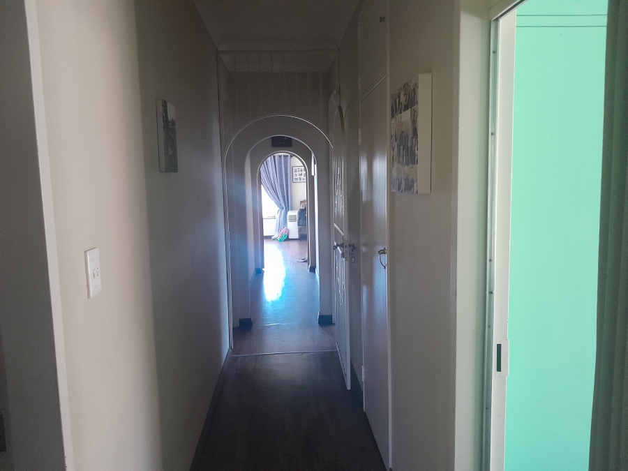 To Let 4 Bedroom Property for Rent in South Crest Gauteng