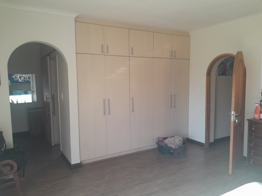 To Let 4 Bedroom Property for Rent in South Crest Gauteng