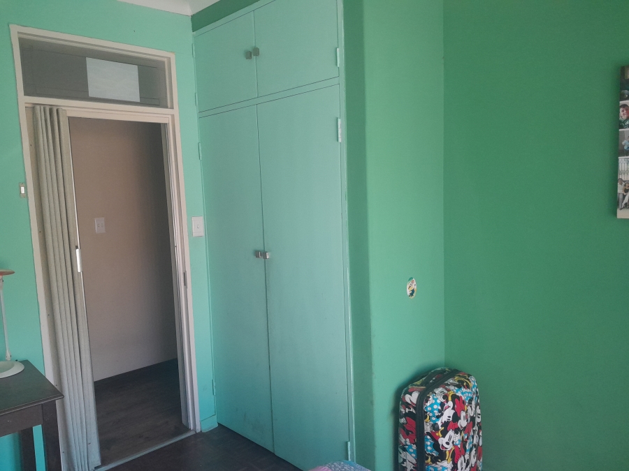 To Let 4 Bedroom Property for Rent in South Crest Gauteng