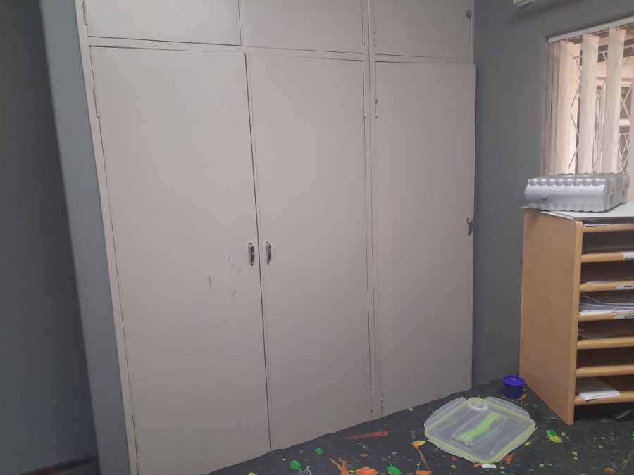 To Let 4 Bedroom Property for Rent in South Crest Gauteng