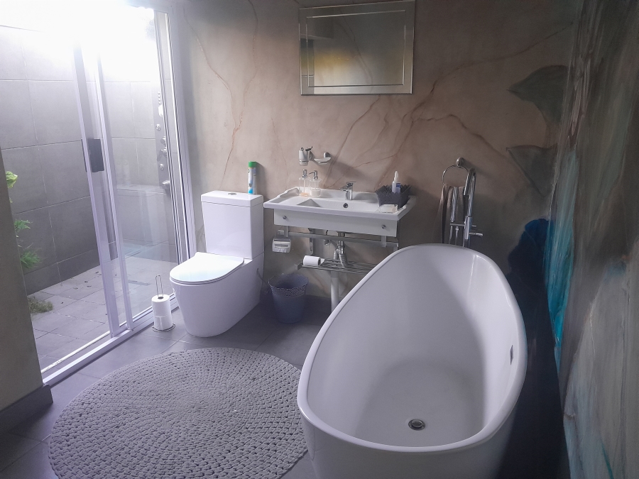 To Let 4 Bedroom Property for Rent in South Crest Gauteng