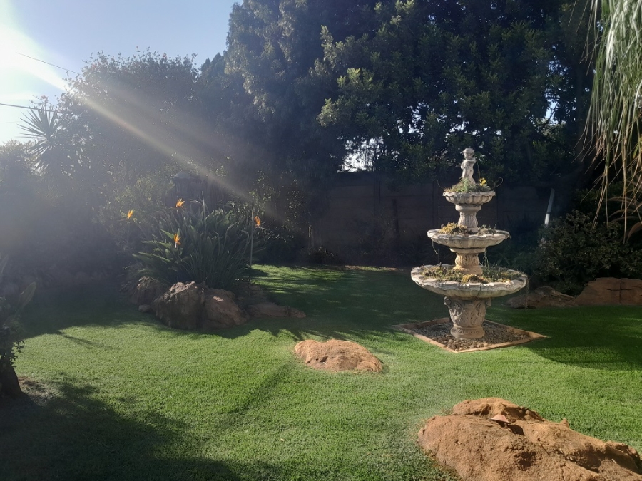 To Let 4 Bedroom Property for Rent in South Crest Gauteng