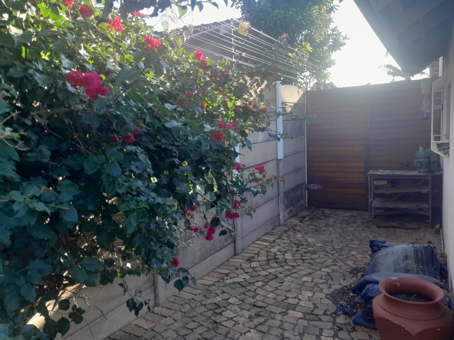 To Let 4 Bedroom Property for Rent in South Crest Gauteng
