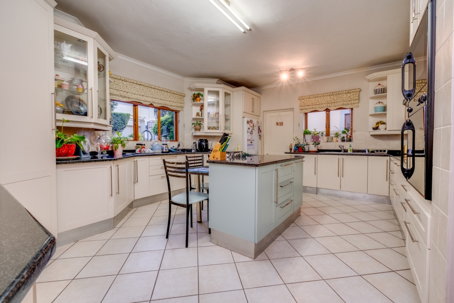 4 Bedroom Property for Sale in Lonehill Gauteng