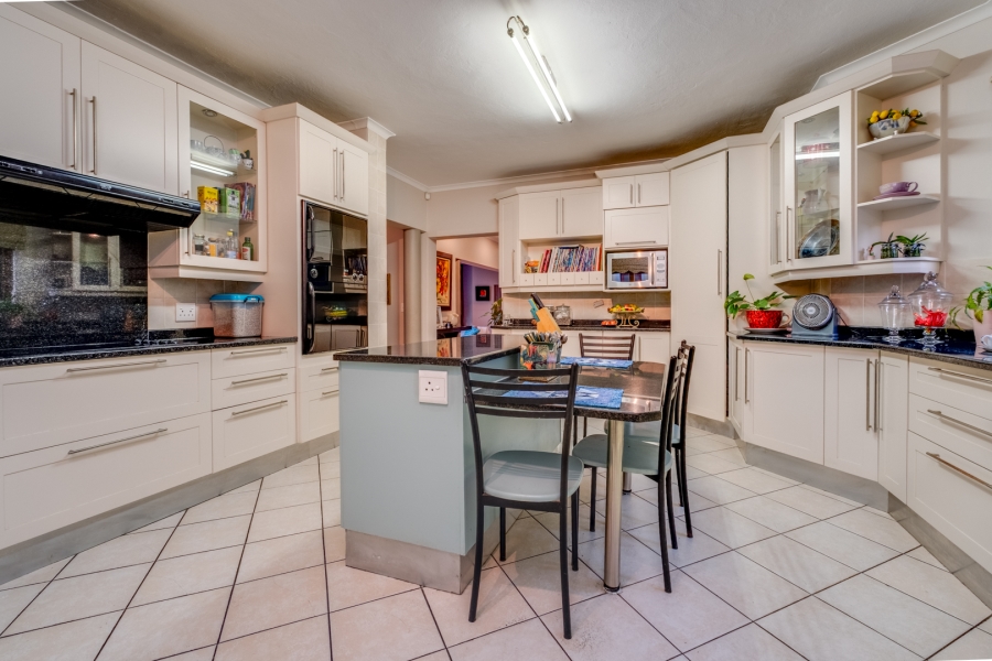 4 Bedroom Property for Sale in Lonehill Gauteng