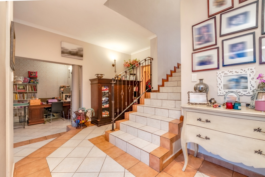 4 Bedroom Property for Sale in Lonehill Gauteng