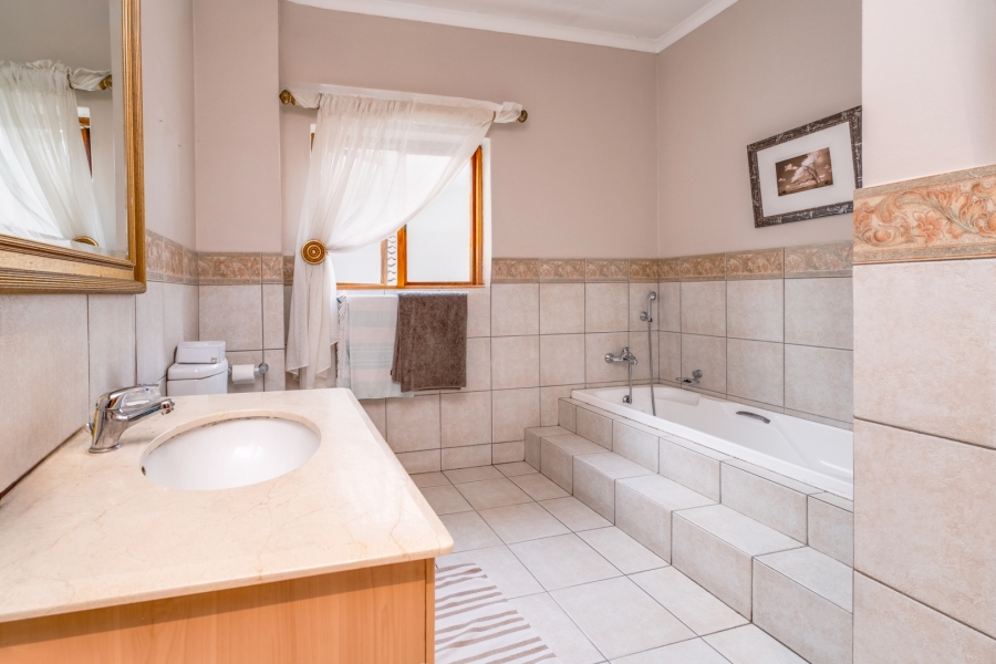 4 Bedroom Property for Sale in Lonehill Gauteng