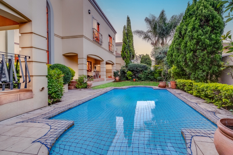 4 Bedroom Property for Sale in Lonehill Gauteng