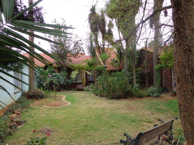 6 Bedroom Property for Sale in Birchleigh Gauteng