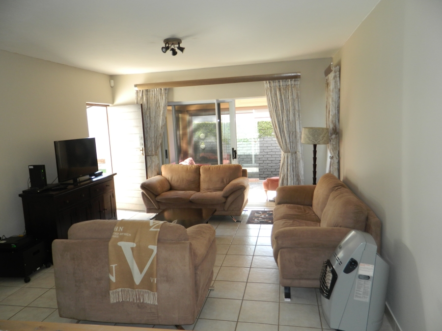 To Let 3 Bedroom Property for Rent in Hazeldean Gauteng