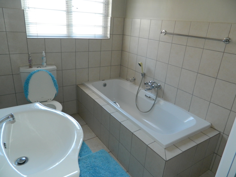 To Let 3 Bedroom Property for Rent in Hazeldean Gauteng