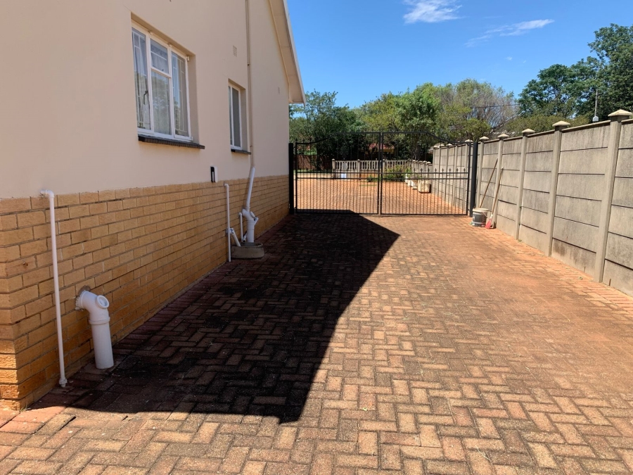 3 Bedroom Property for Sale in Westonaria Gauteng