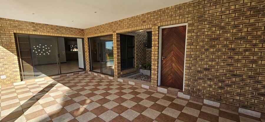 4 Bedroom Property for Sale in Meyersdal Gauteng