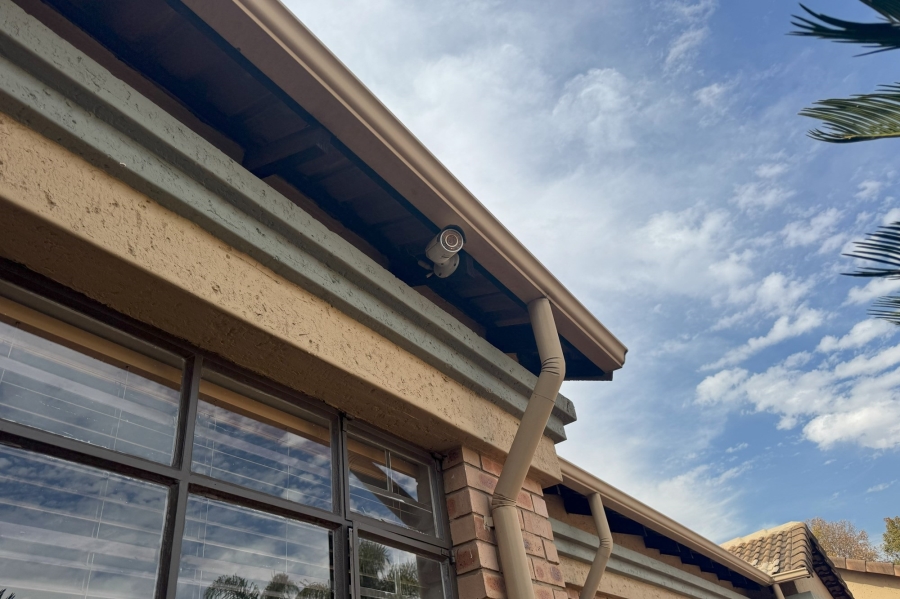 3 Bedroom Property for Sale in Die Hoewes Gauteng
