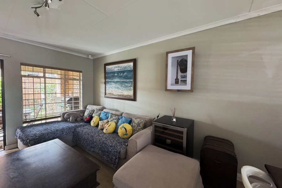 3 Bedroom Property for Sale in Die Hoewes Gauteng