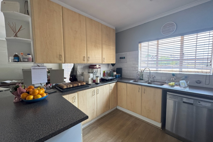 3 Bedroom Property for Sale in Die Hoewes Gauteng