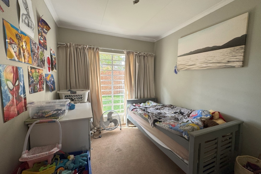 3 Bedroom Property for Sale in Die Hoewes Gauteng