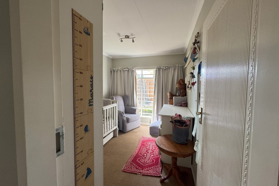 3 Bedroom Property for Sale in Die Hoewes Gauteng
