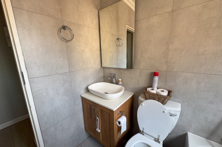 3 Bedroom Property for Sale in Die Hoewes Gauteng