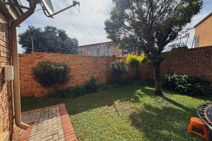 3 Bedroom Property for Sale in Die Hoewes Gauteng