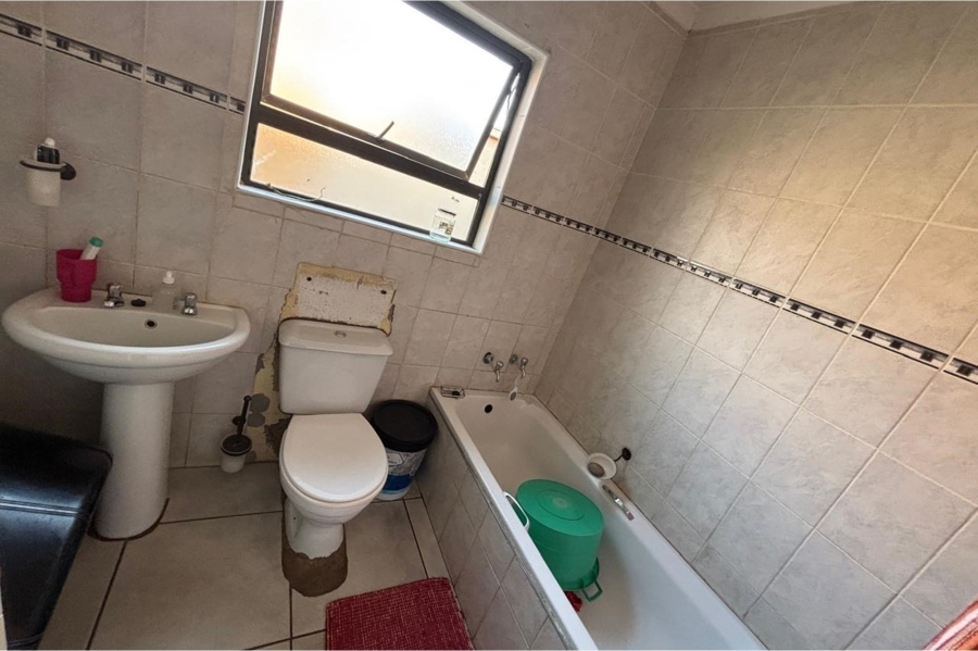 3 Bedroom Property for Sale in Lotus Gardens Gauteng