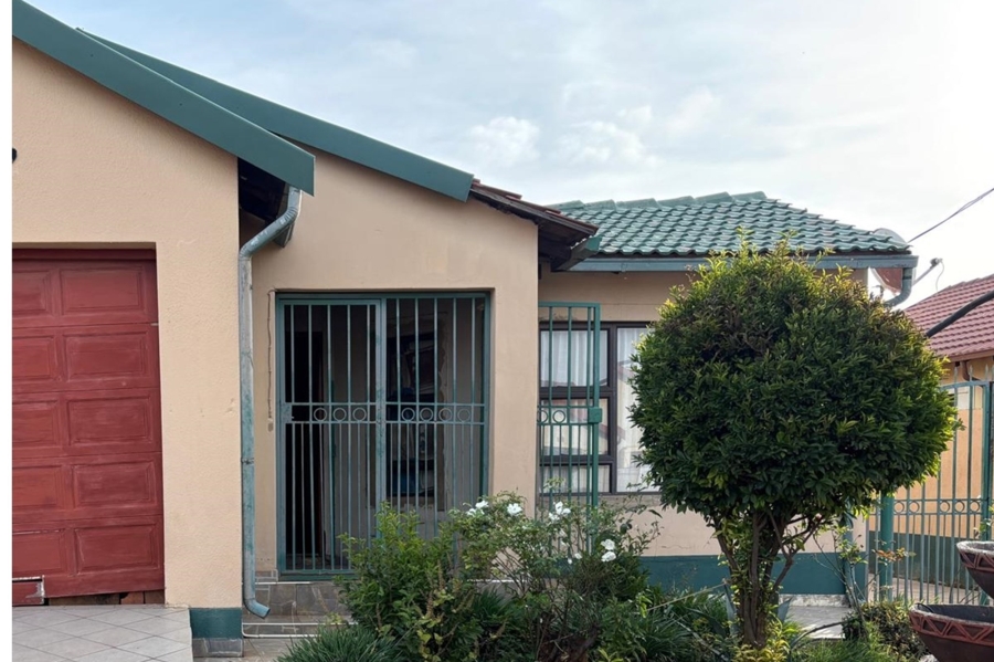 3 Bedroom Property for Sale in Lotus Gardens Gauteng
