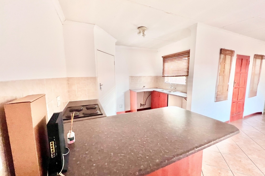 To Let 2 Bedroom Property for Rent in Halfway Gardens Gauteng