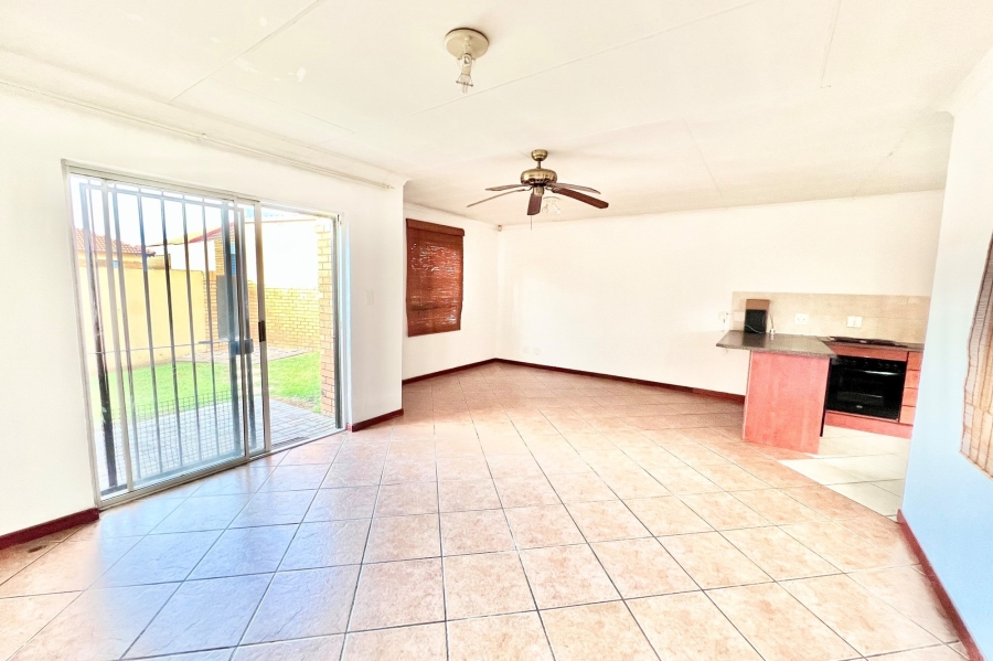 To Let 2 Bedroom Property for Rent in Halfway Gardens Gauteng