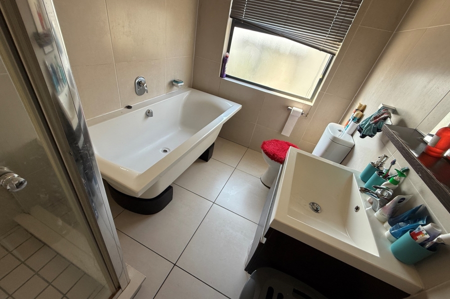 To Let 1 Bedroom Property for Rent in Glenferness Gauteng
