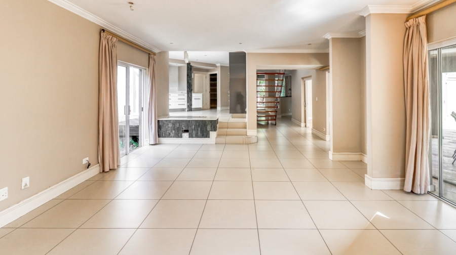 4 Bedroom Property for Sale in Dainfern Golf Estate Gauteng