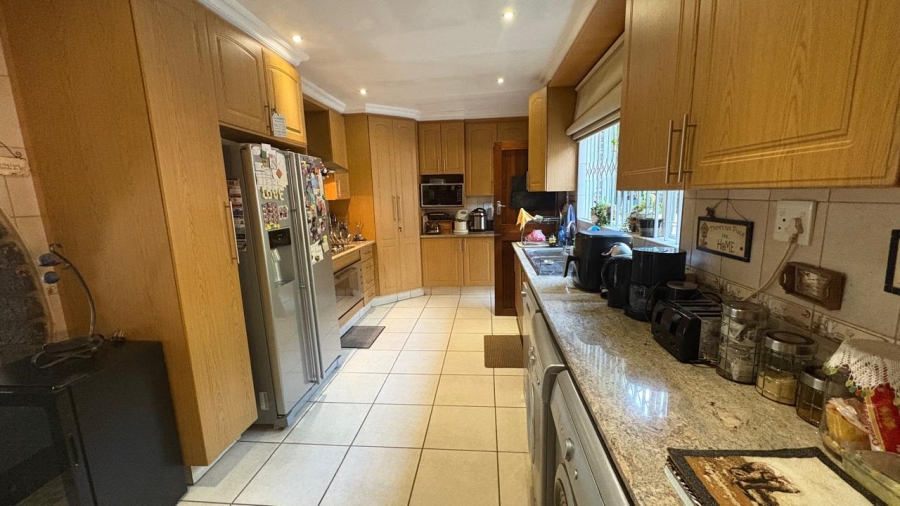 4 Bedroom Property for Sale in Beyers Park Gauteng