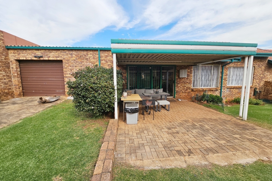3 Bedroom Property for Sale in Clubview Gauteng