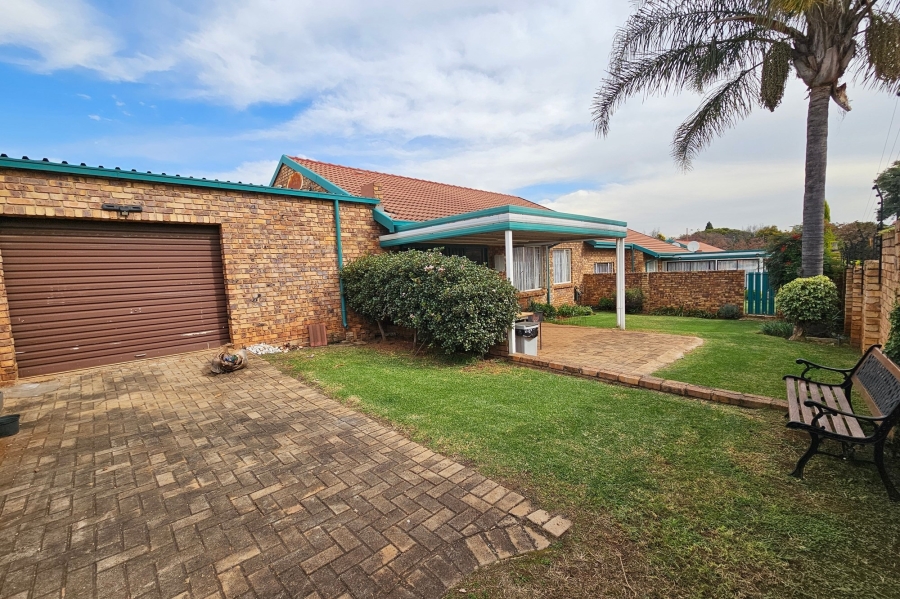 3 Bedroom Property for Sale in Clubview Gauteng