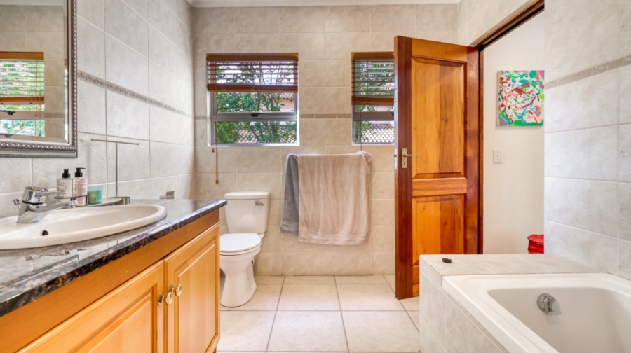 To Let 4 Bedroom Property for Rent in Dainfern Golf Estate Gauteng