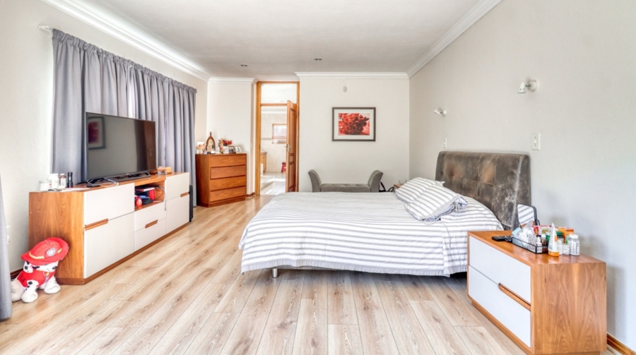 To Let 4 Bedroom Property for Rent in Dainfern Golf Estate Gauteng