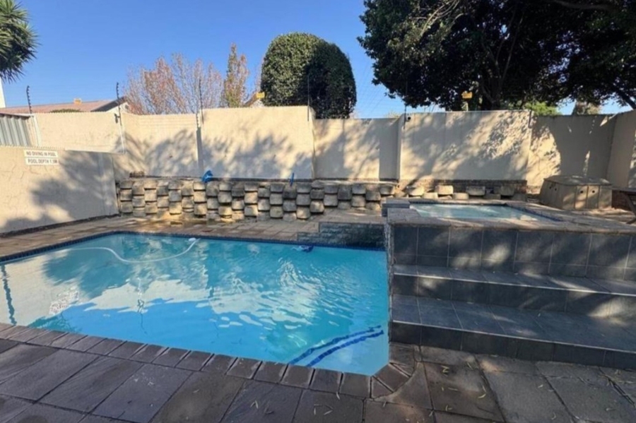 2 Bedroom Property for Sale in Bedford Gardens Gauteng