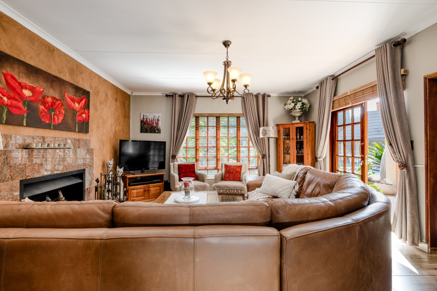 3 Bedroom Property for Sale in Linden Gauteng