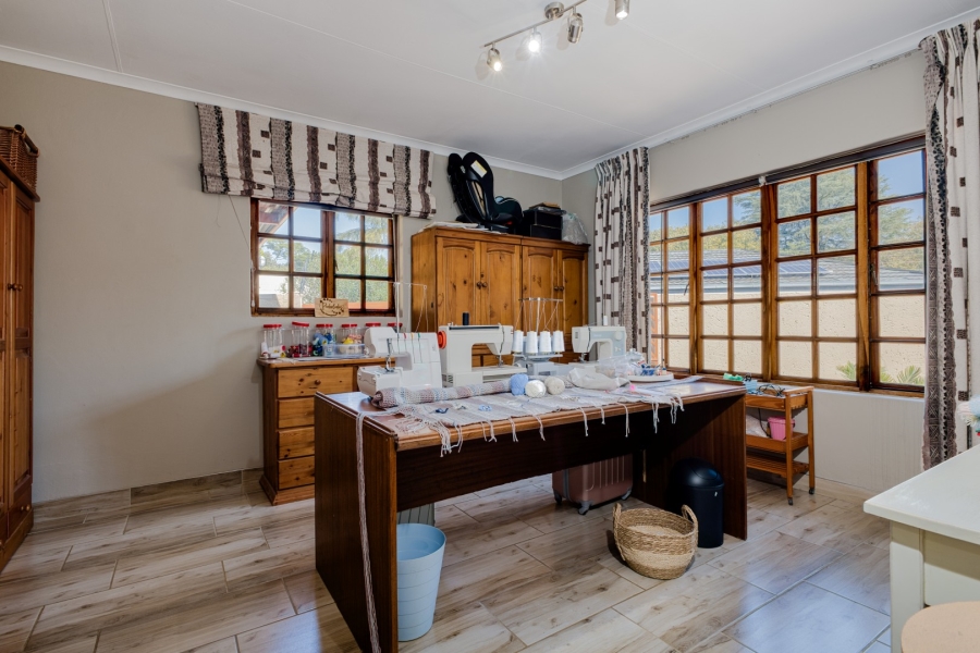 3 Bedroom Property for Sale in Linden Gauteng