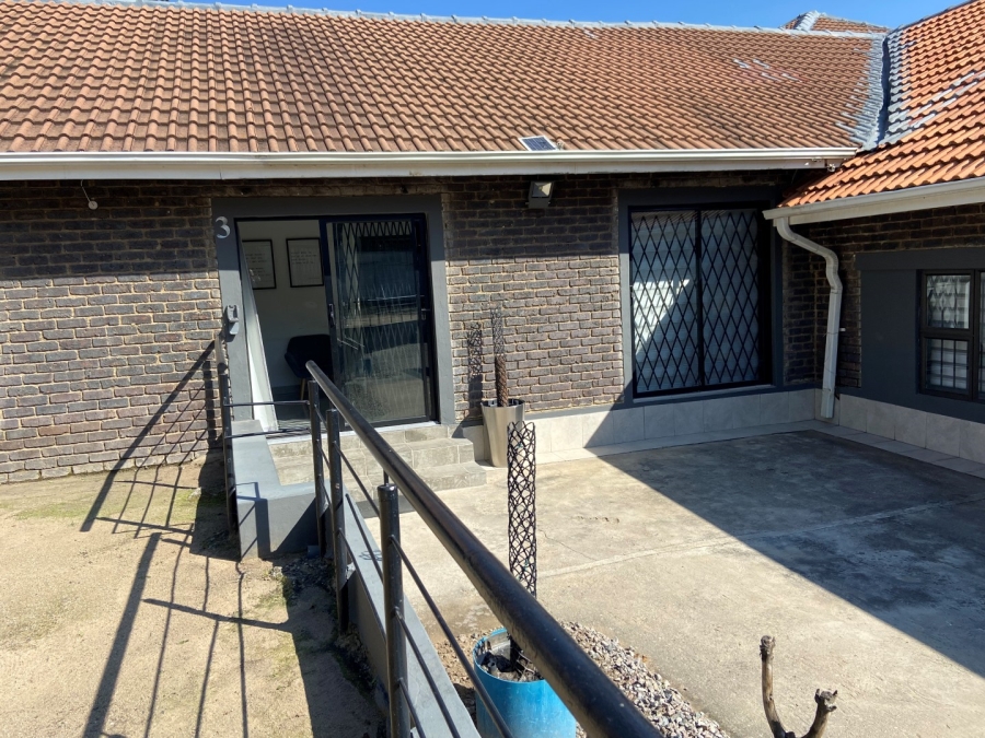 To Let 2 Bedroom Property for Rent in Ferndale Gauteng