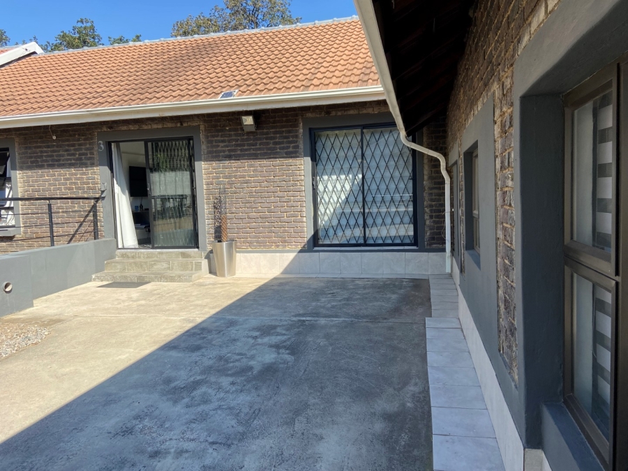 To Let 2 Bedroom Property for Rent in Ferndale Gauteng