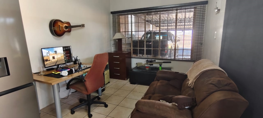 3 Bedroom Property for Sale in Casseldale Gauteng