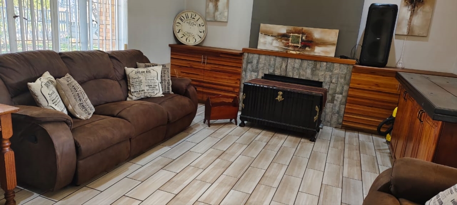 3 Bedroom Property for Sale in Casseldale Gauteng