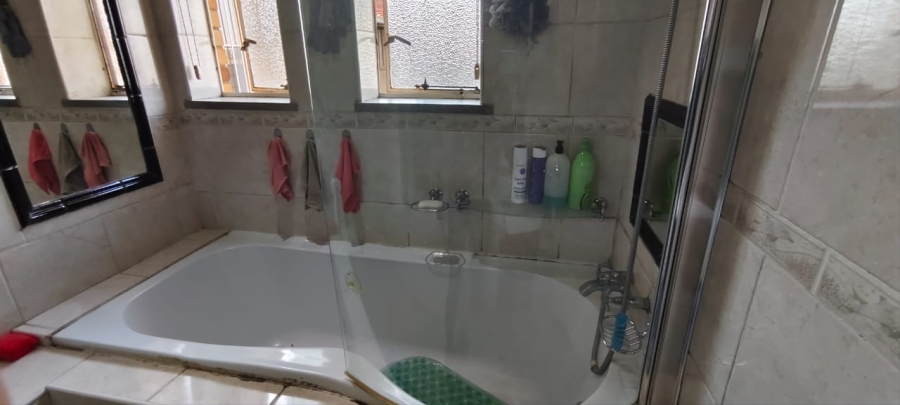3 Bedroom Property for Sale in Casseldale Gauteng