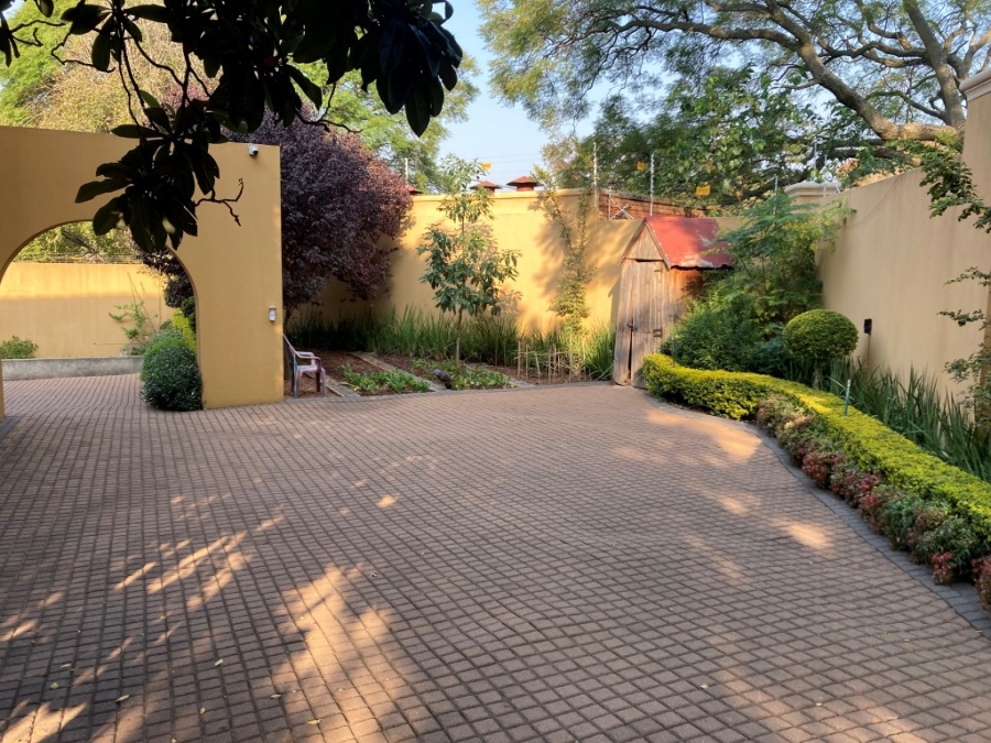 To Let 2 Bedroom Property for Rent in Melrose Gauteng