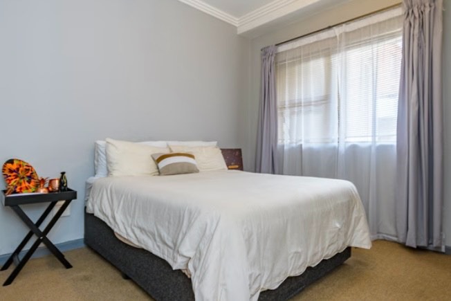 To Let 2 Bedroom Property for Rent in Sandown Gauteng