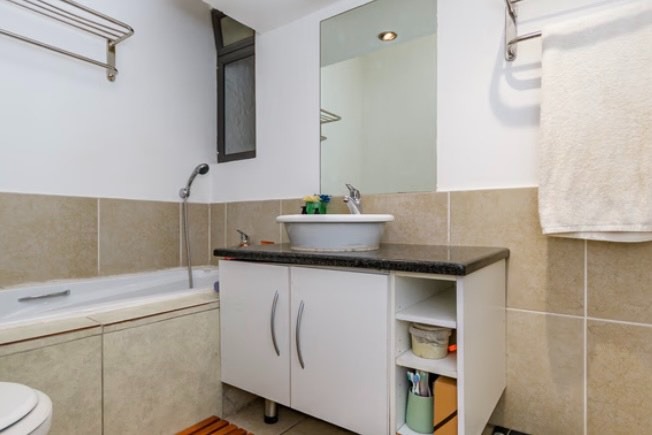 To Let 2 Bedroom Property for Rent in Sandown Gauteng