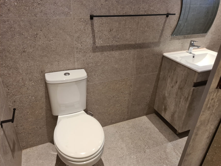 To Let 2 Bedroom Property for Rent in Linden Gauteng